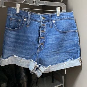 Madewell women’shigh waisted short button up sz 28